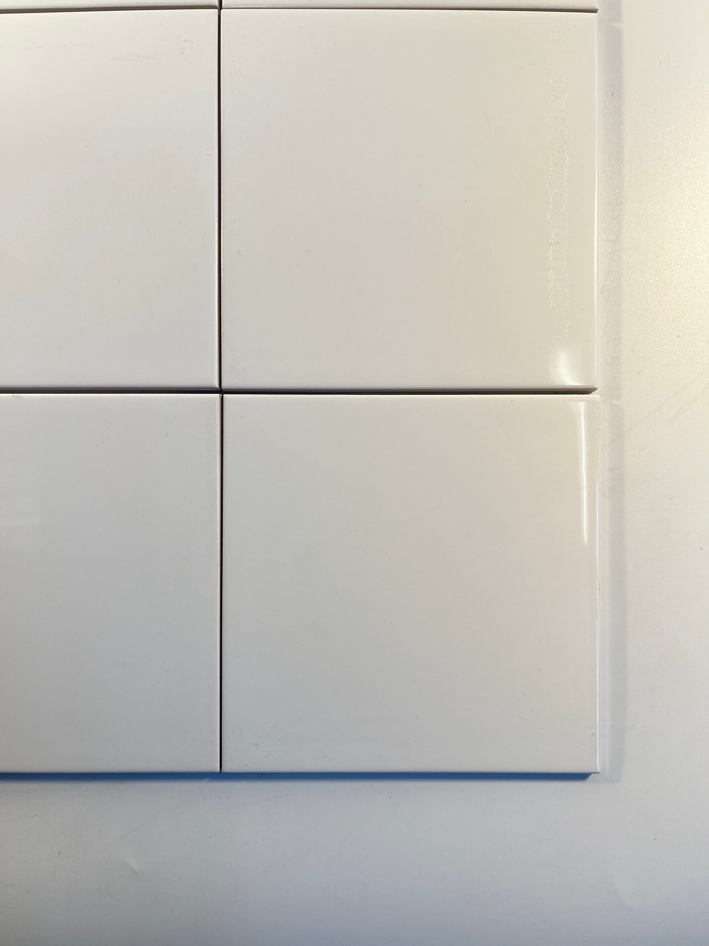 Mosa. Bright White Square Glossy Tile