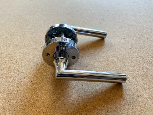 Baldwin Reserve Privacy Door Lever with Contemporary Round Rose in Polished Chrome