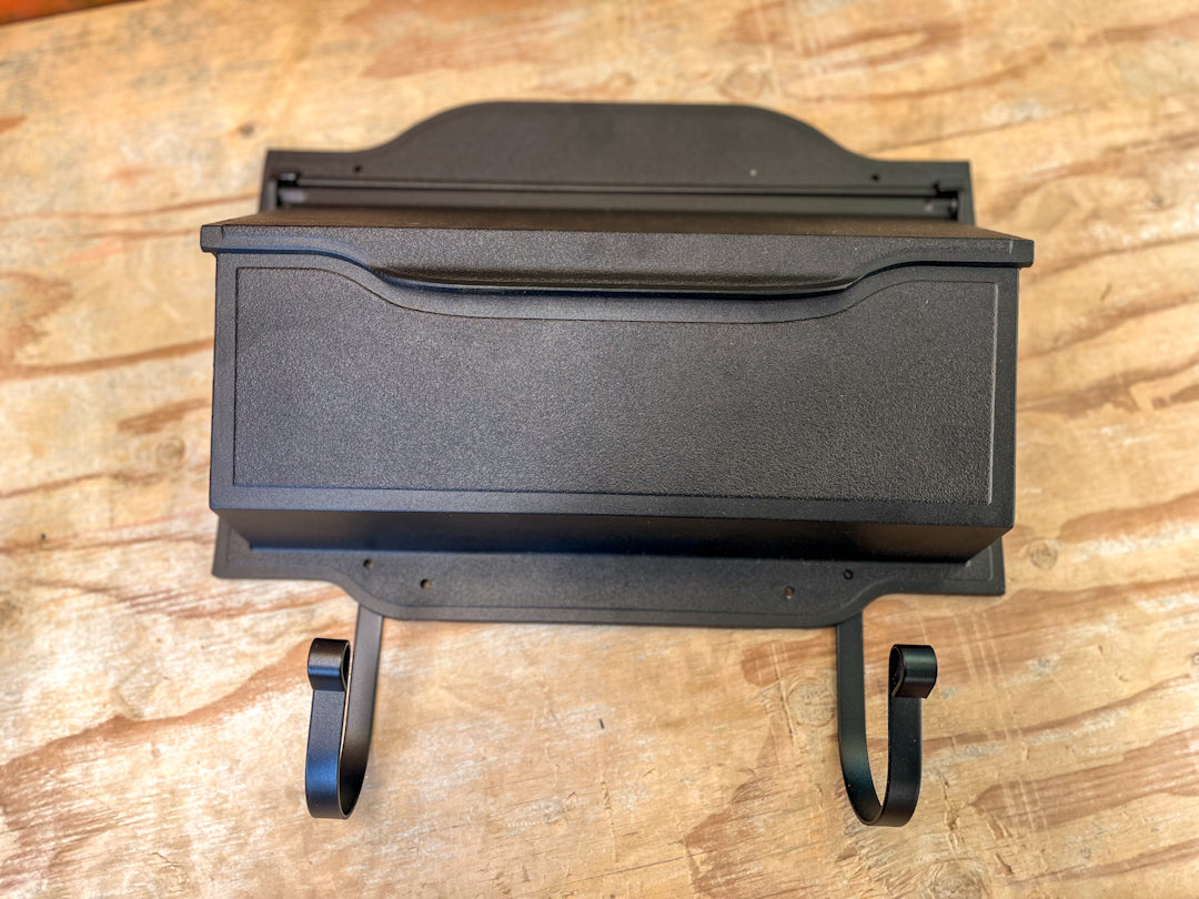 Classic Cast-Aluminum Horizontal Mailbox