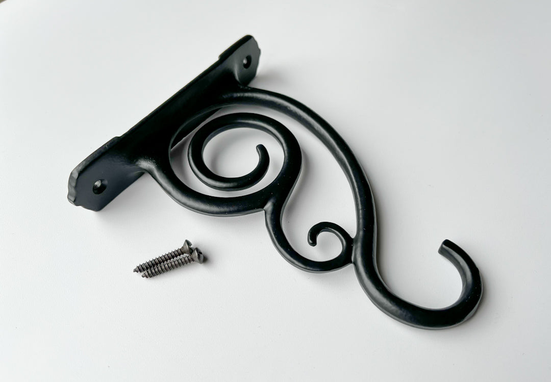 Swirl Cast-Iron Plant Hanger